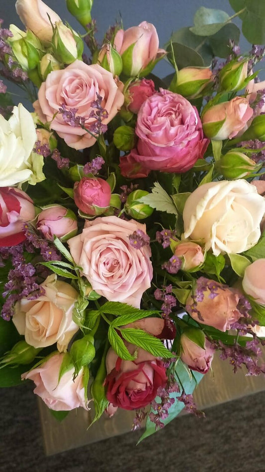 composition of roses maritime
